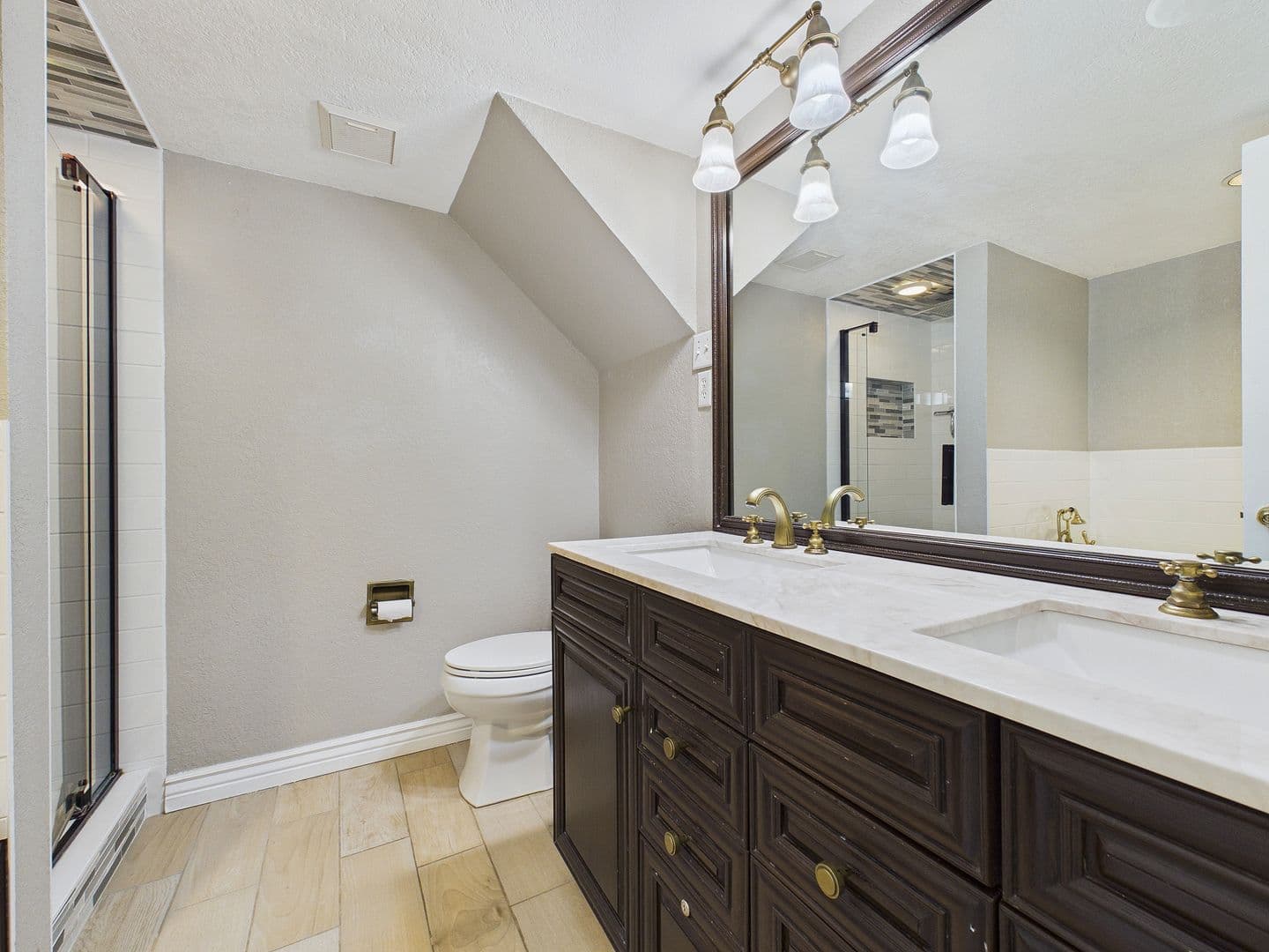 Denver House: 2284 S Yosemite Cir