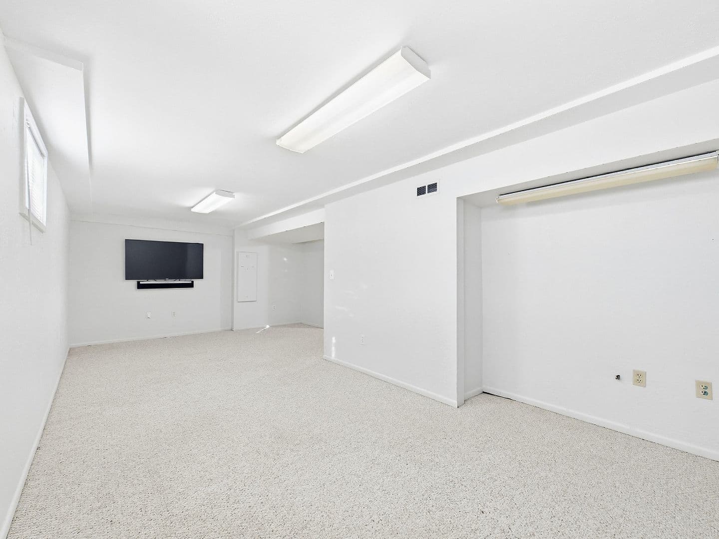 Englewood House: 6213 S Galena Way