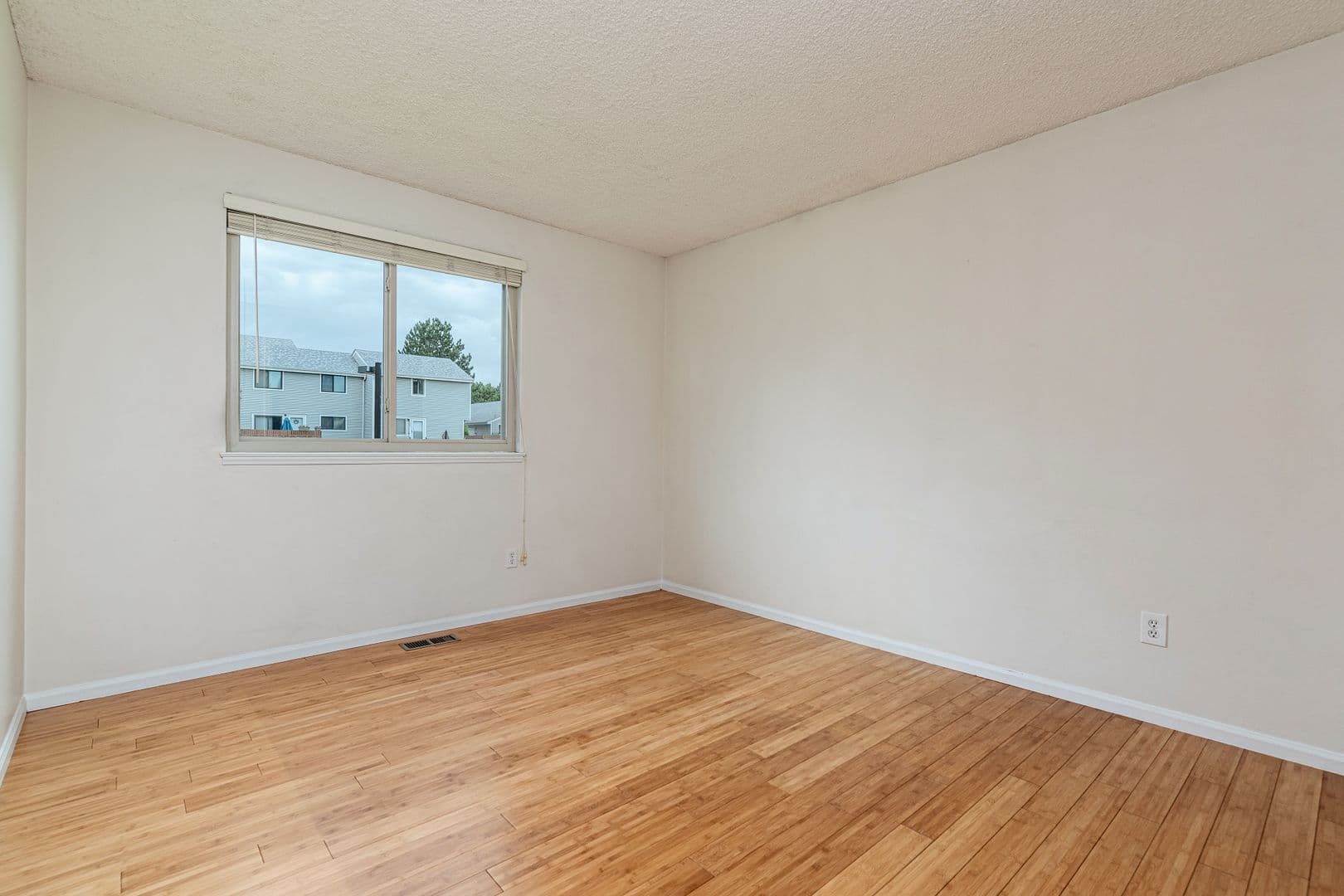 Thornton House: 10216 Quivas St