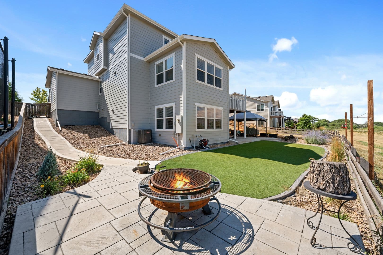 Commerce City House: 15411 Village Cir