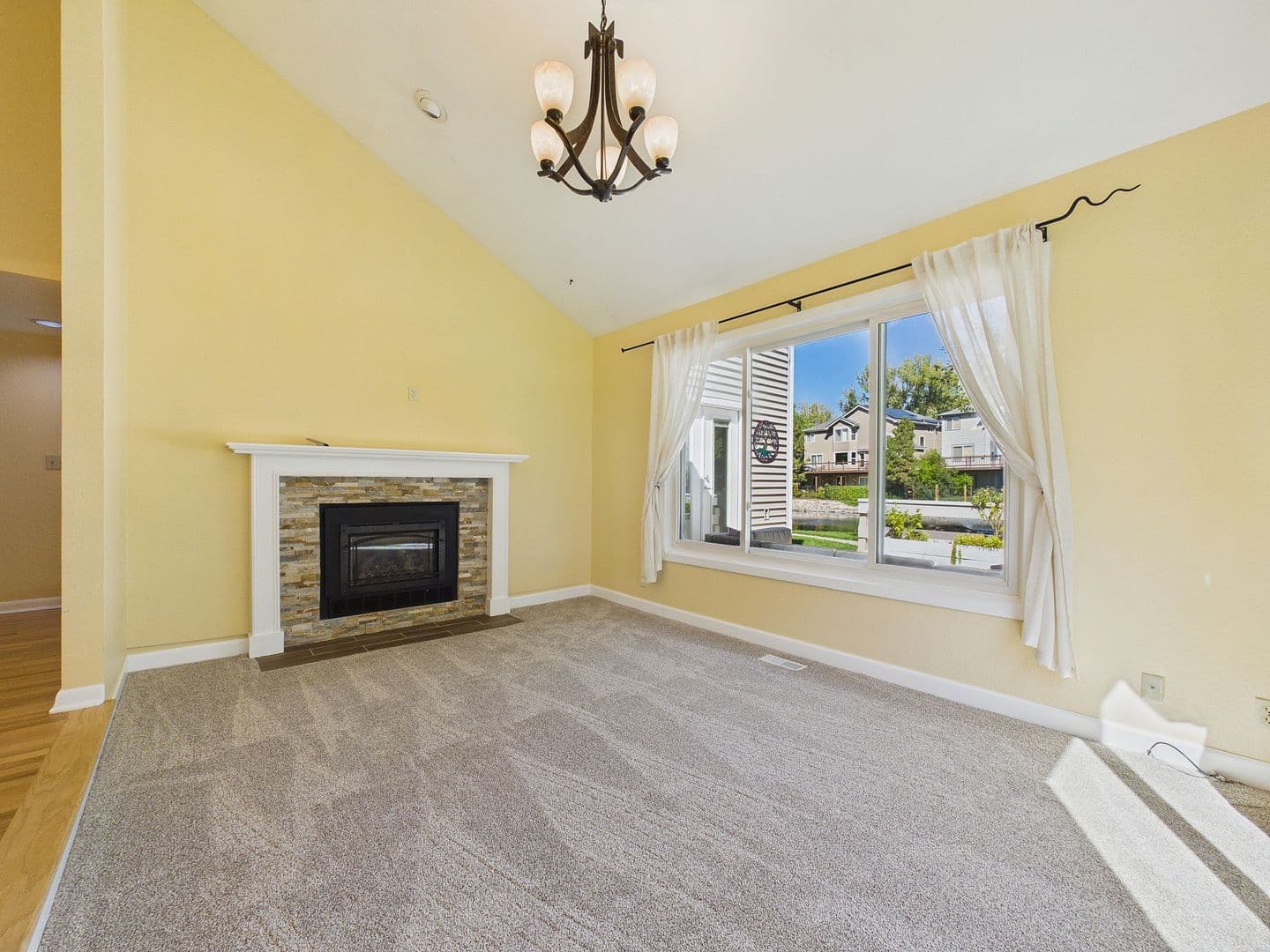 Denver House: 2284 S Yosemite Cir
