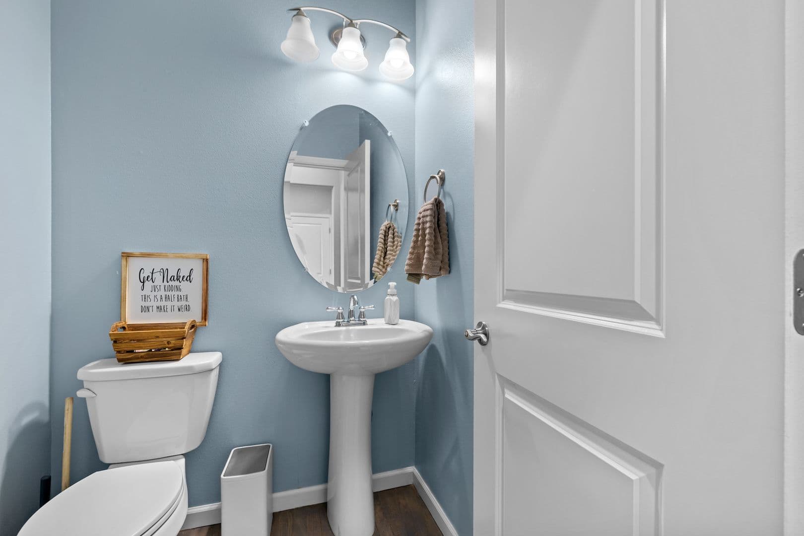 Commerce City House: 15411 Village Cir