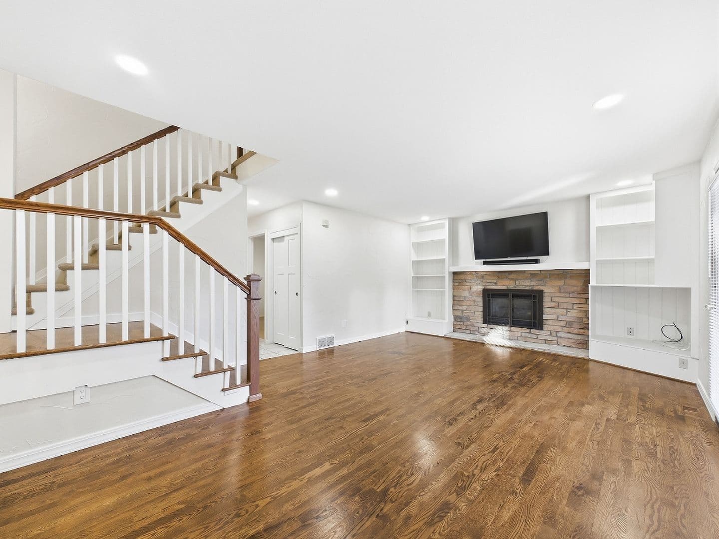 Englewood House: 6213 S Galena Way