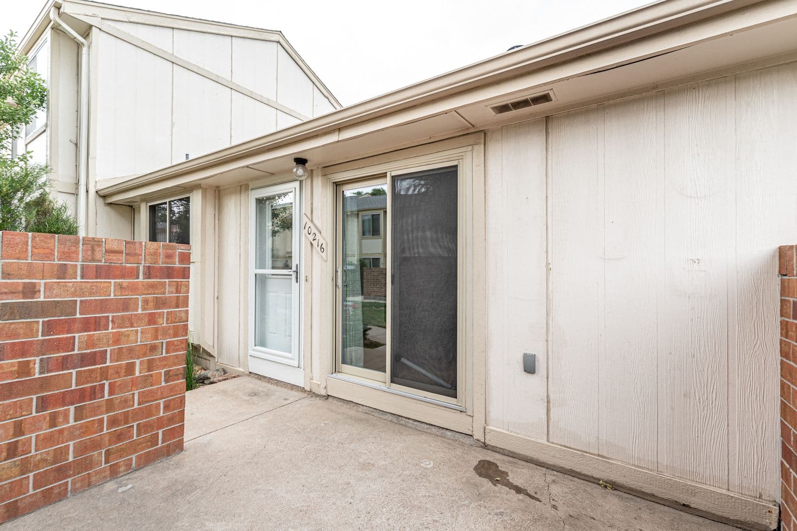 Thornton House: 10216 Quivas St