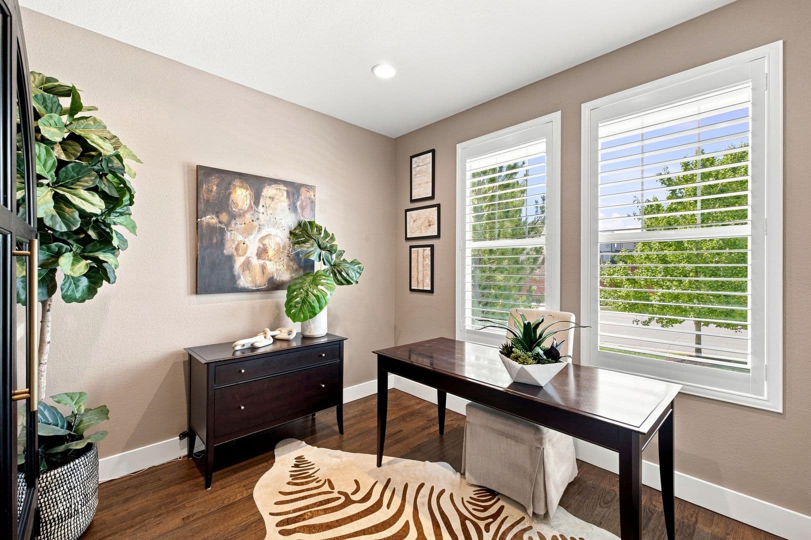 Aurora House: 25329 East Lake Pl