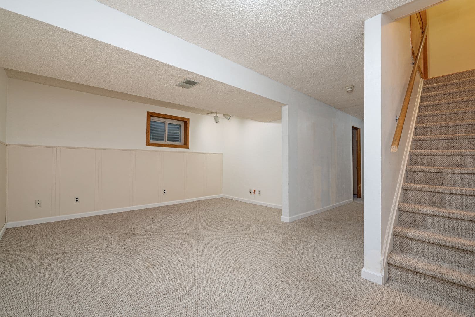 Thornton House: 10216 Quivas St