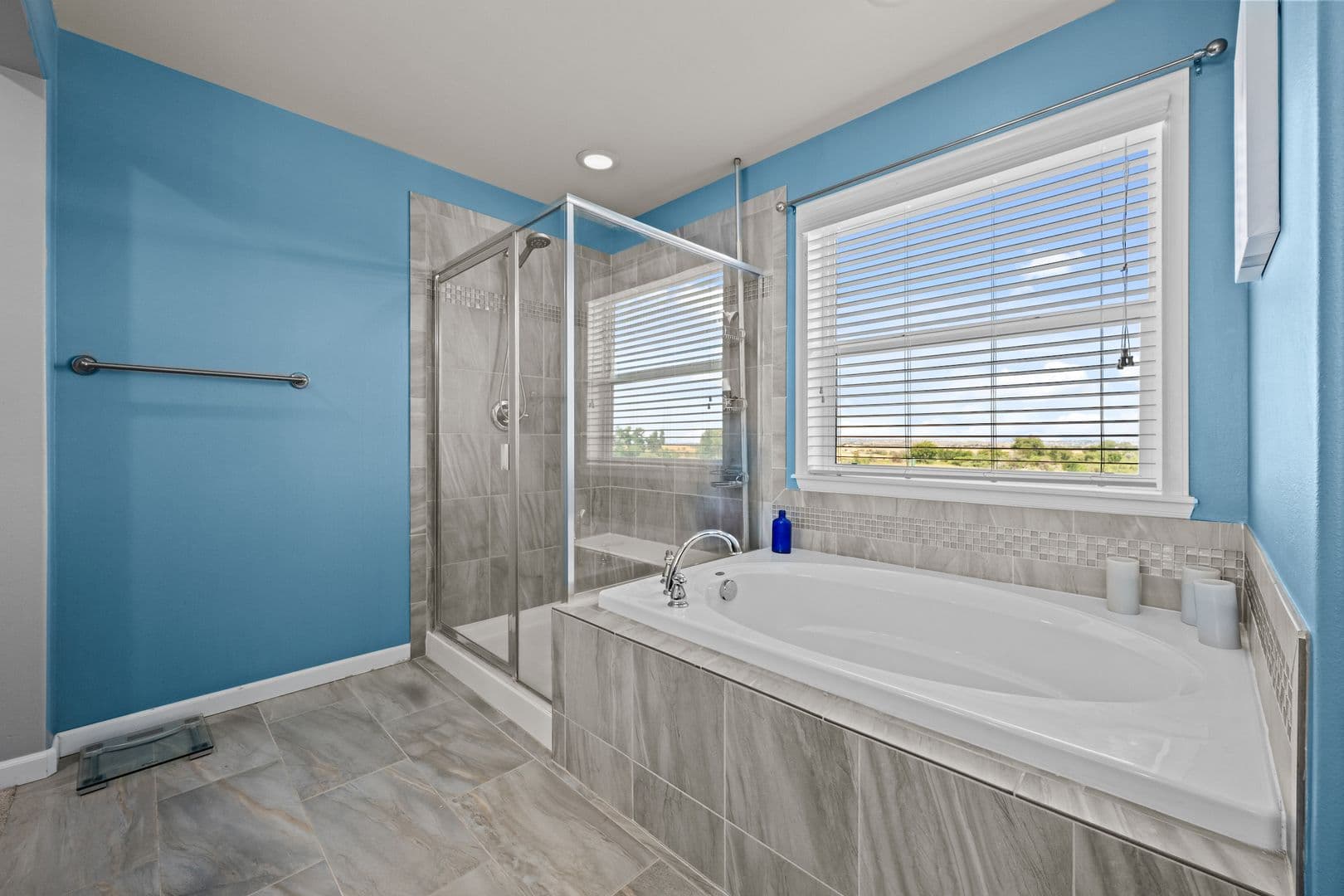 Commerce City House: 15411 Village Cir