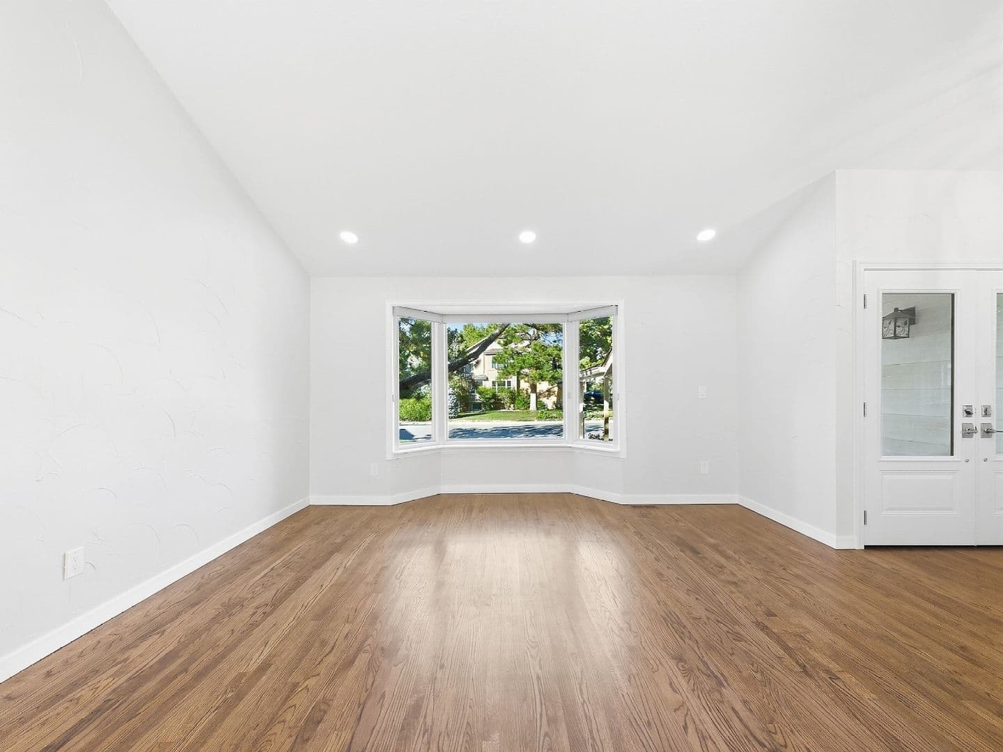 Englewood House: 6213 S Galena Way