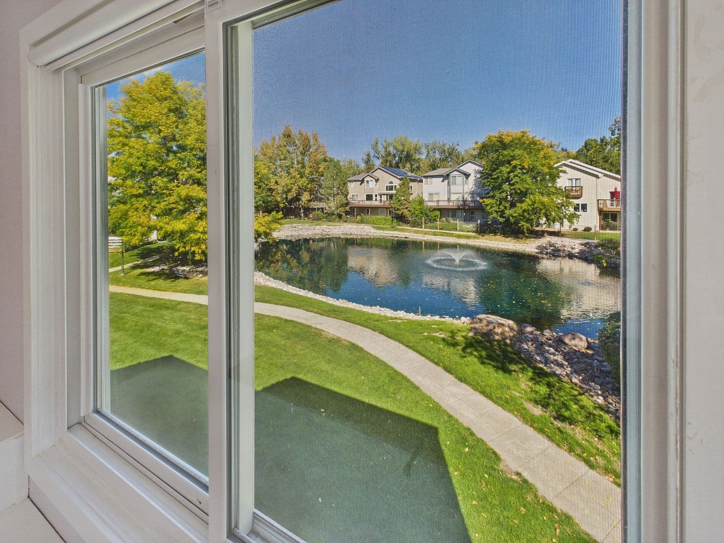 Denver House: 2284 S Yosemite Cir