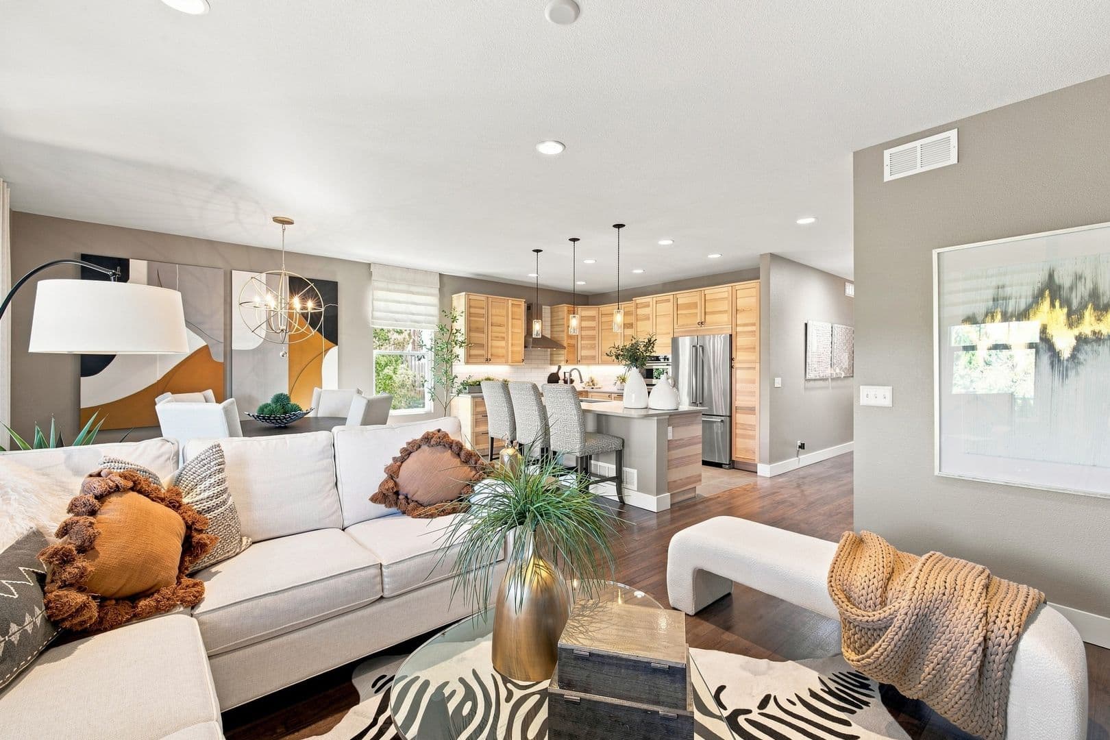 Aurora House: 25329 East Lake Pl