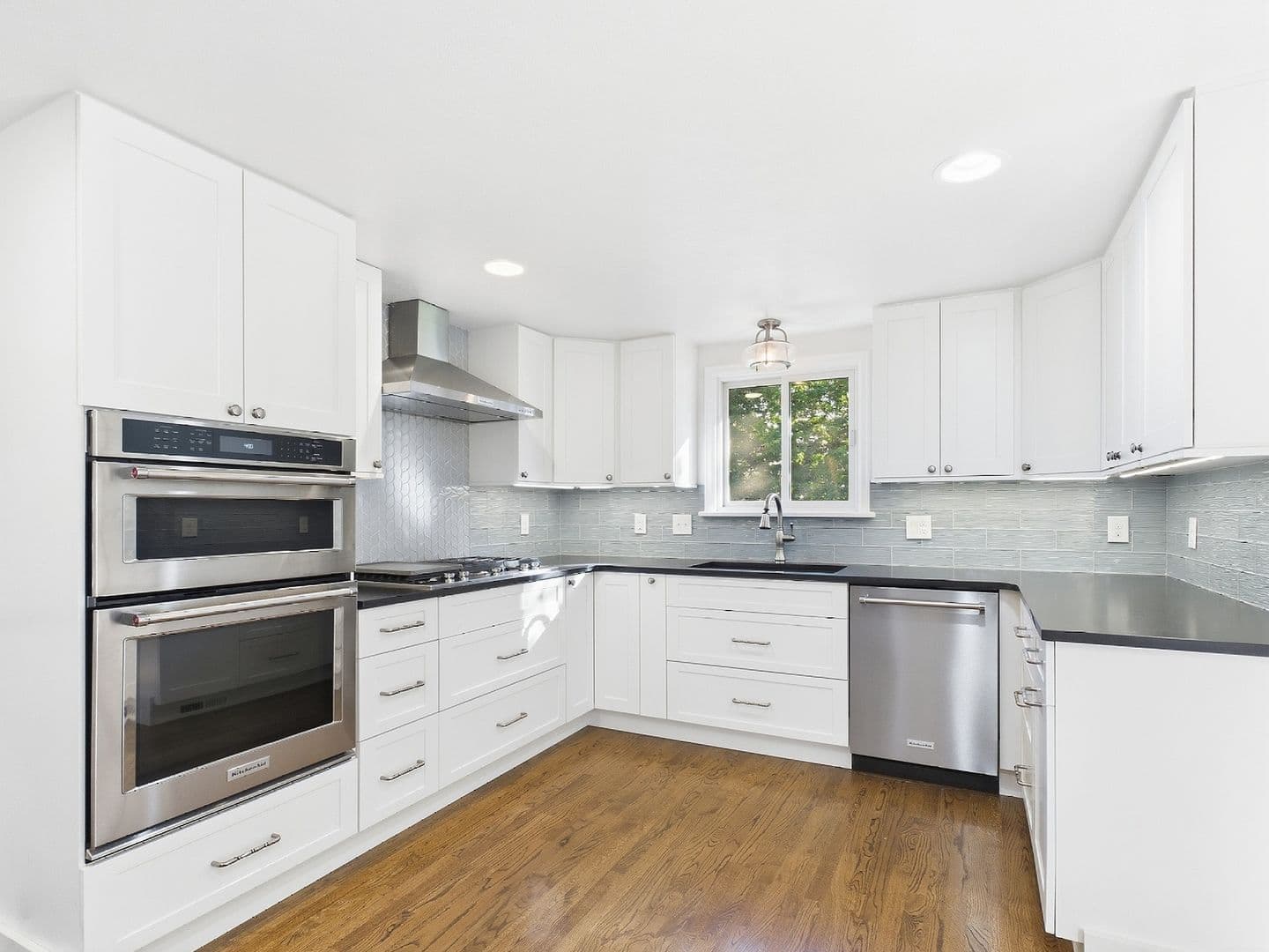 Englewood House: 6213 S Galena Way