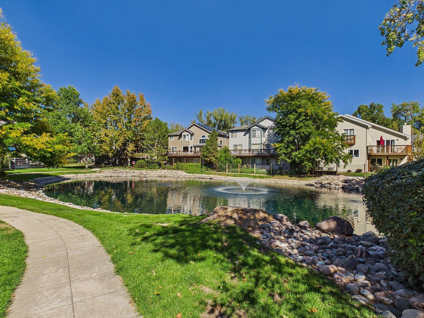 Denver House: 2284 S Yosemite Cir