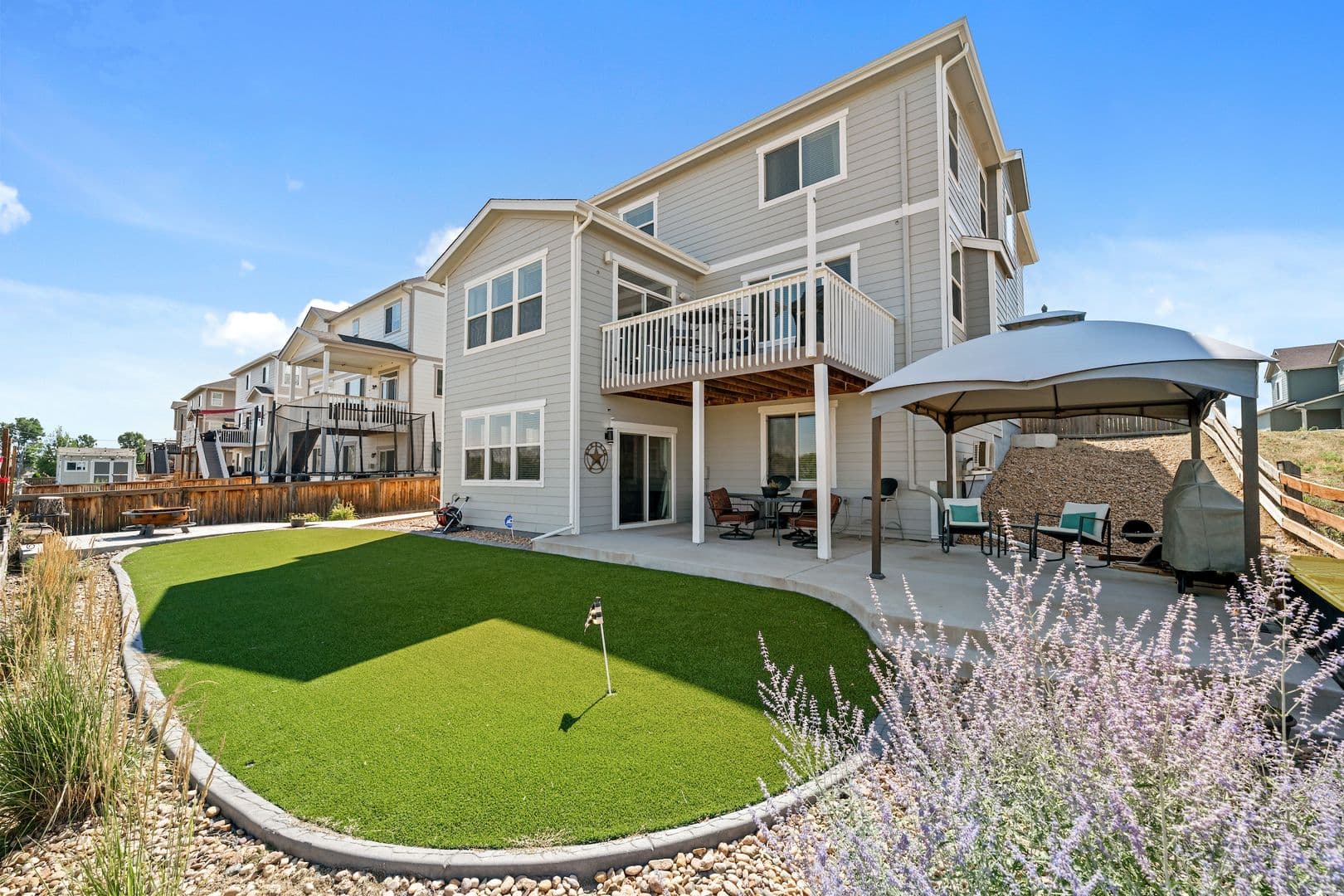 Commerce City House: 15411 Village Cir