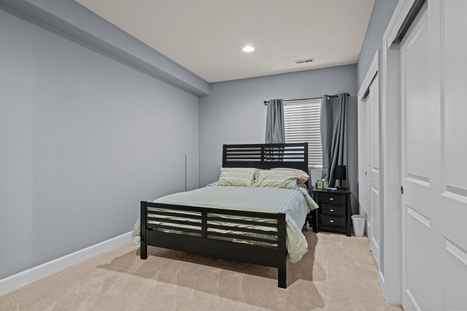 Commerce City House: 15411 Village Cir