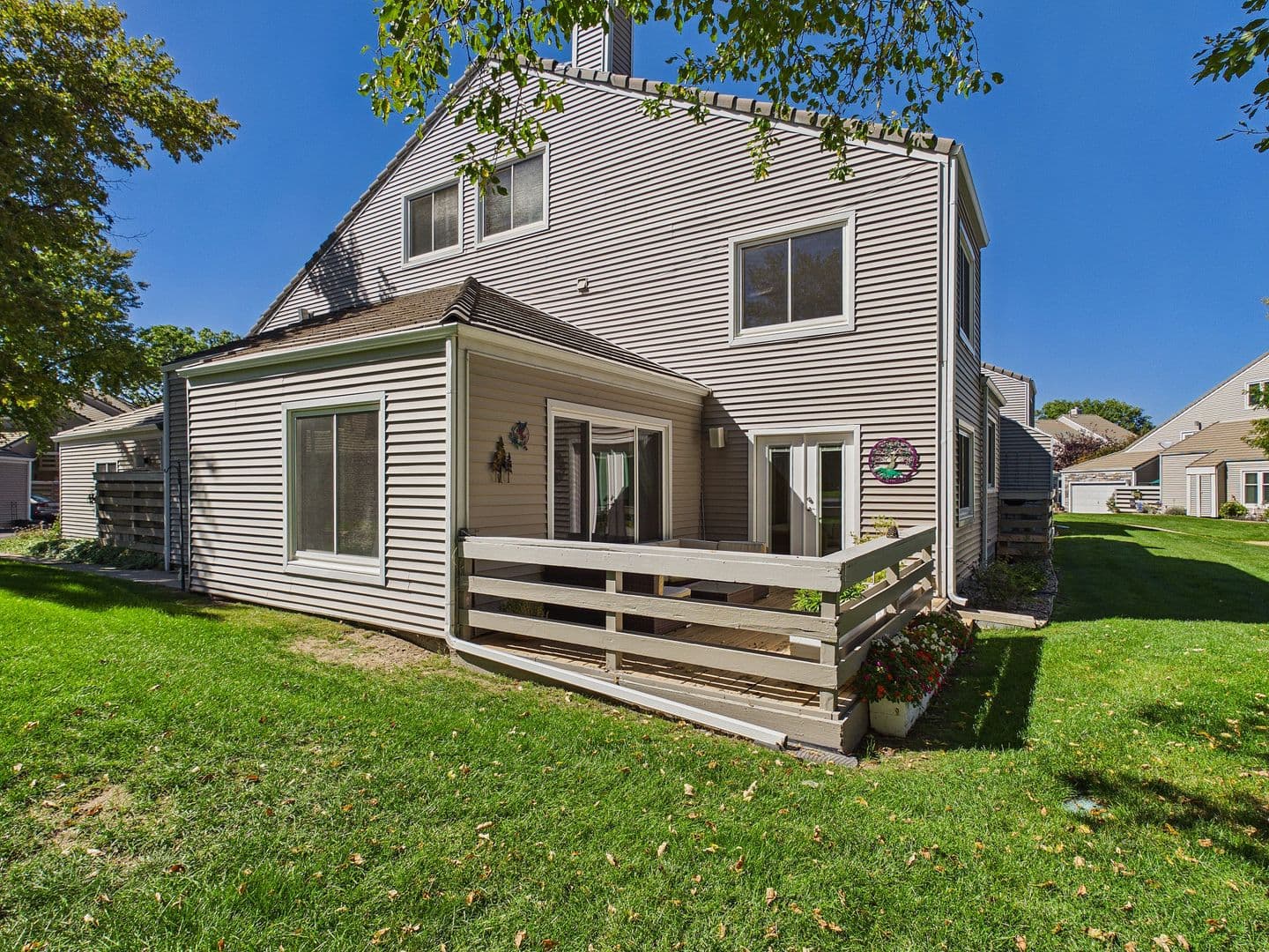 Denver House: 2284 S Yosemite Cir