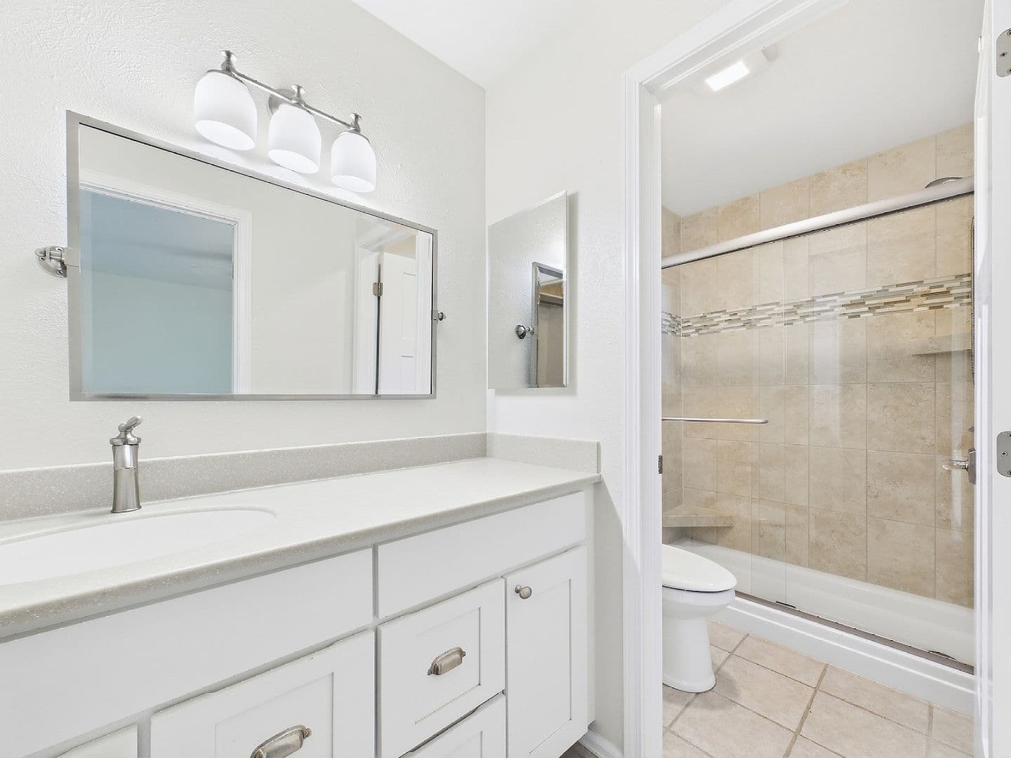 Englewood House: 6213 S Galena Way