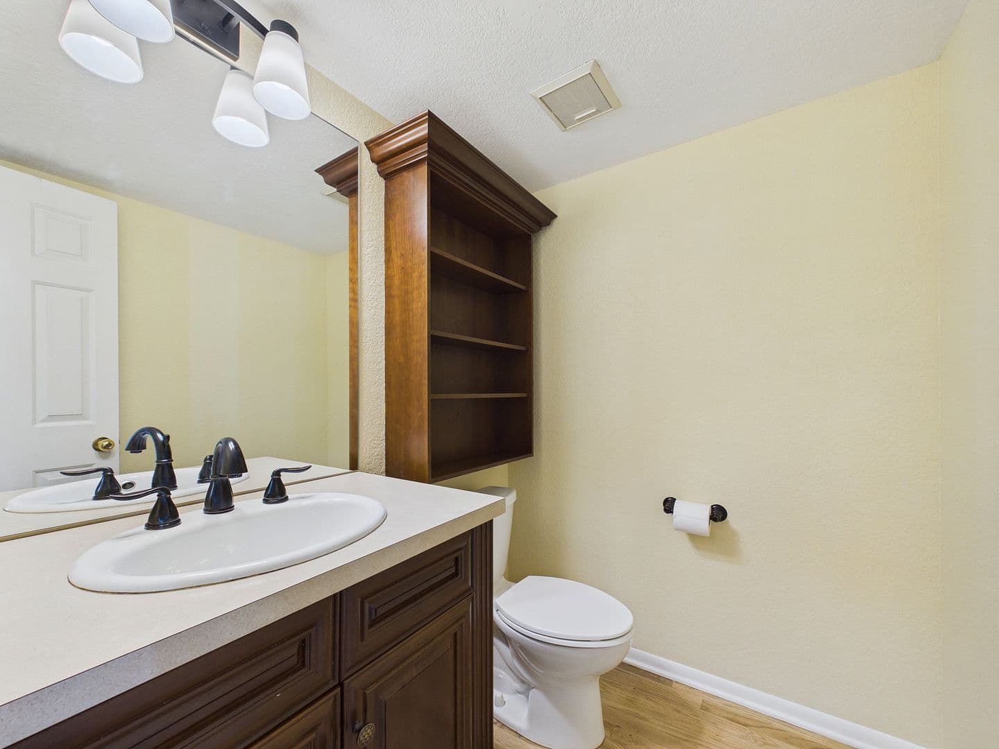 Denver House: 2284 S Yosemite Cir