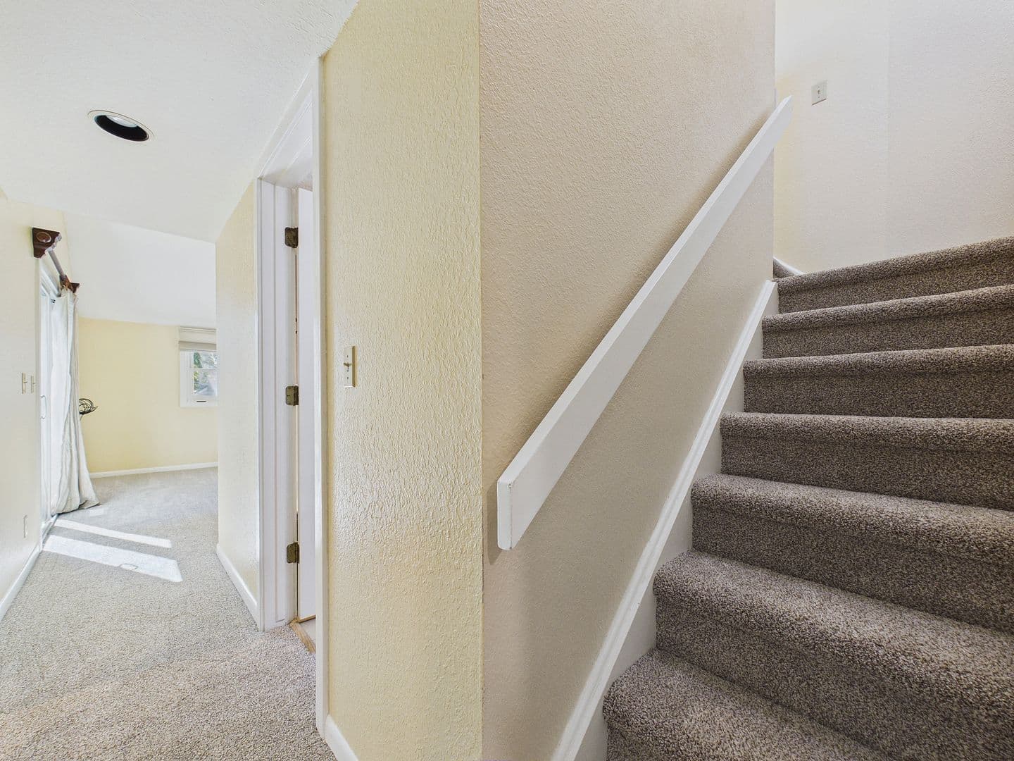 Denver House: 2284 S Yosemite Cir