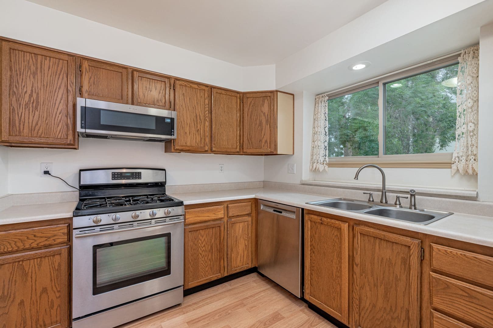 Thornton House: 10216 Quivas St