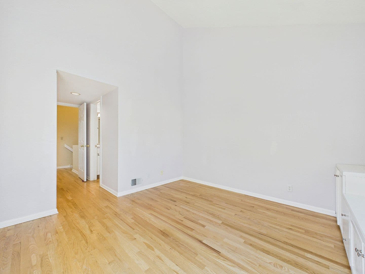 Denver House: 2284 S Yosemite Cir