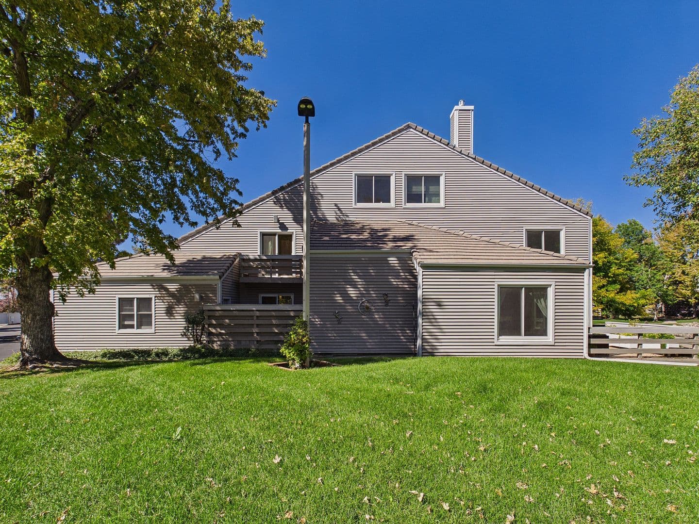 Denver House: 2284 S Yosemite Cir