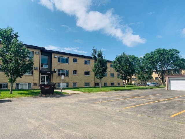 Brookings Apartment: 1014 22nd Ave