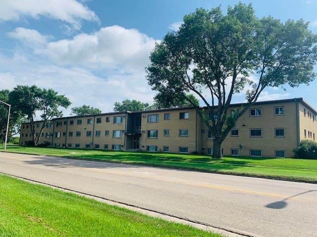 Brookings Apartment: 1014 22nd Ave
