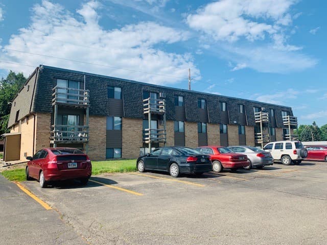 Brookings Apartment: 121, 3, 5, 7, 9, 31 12th Ave S