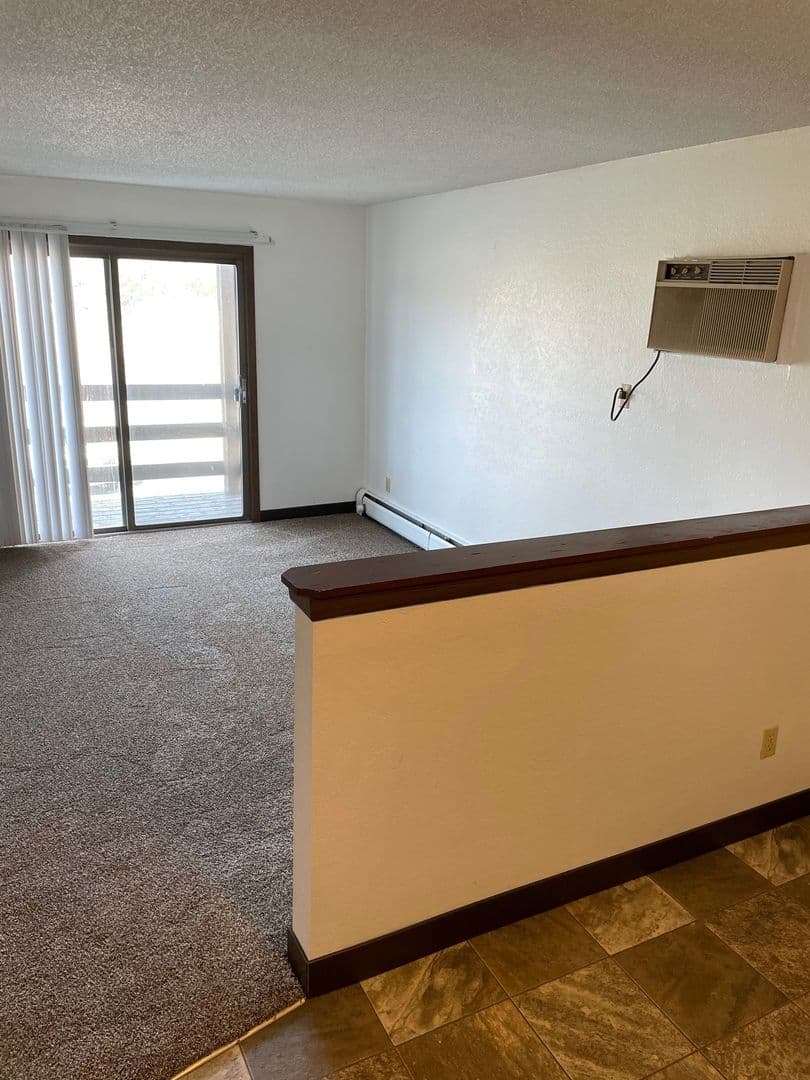Brookings Apartment: 121, 3, 5, 7, 9, 31 12th Ave S
