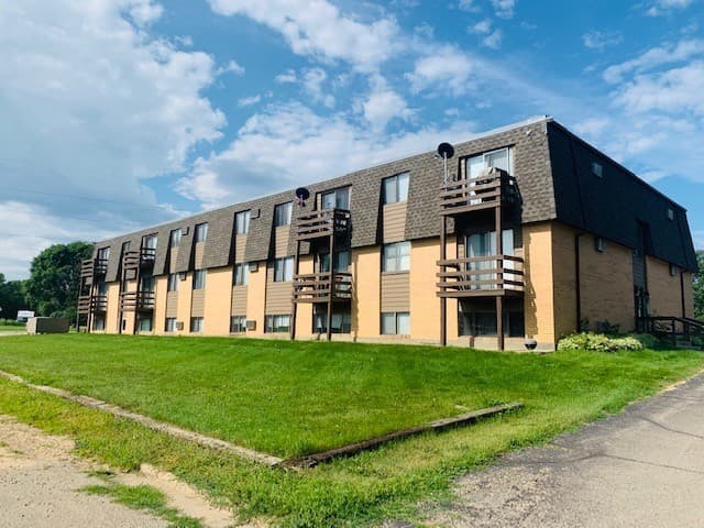 Brookings Apartment: 121, 3, 5, 7, 9, 31 12th Ave S