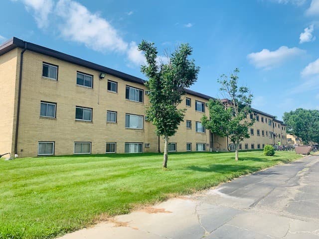 Brookings Apartment: 1014 22nd Ave