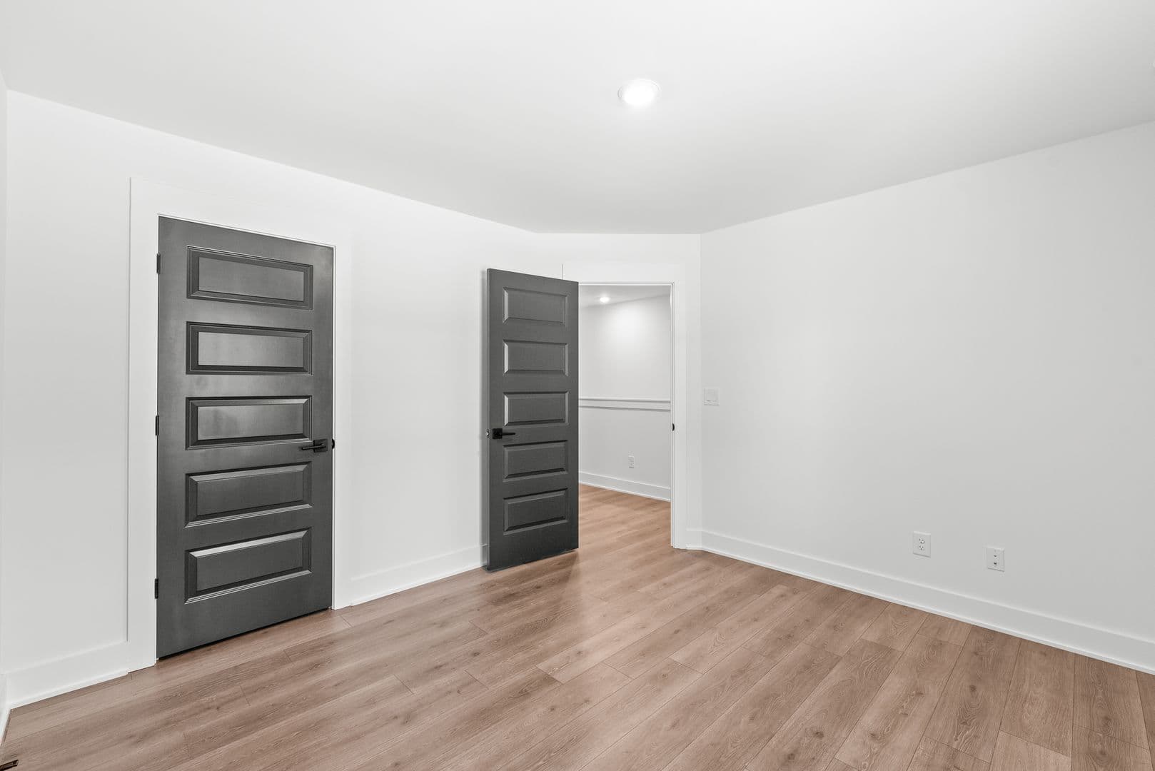 Charlotte Townhome: 2023 Wilson Ave