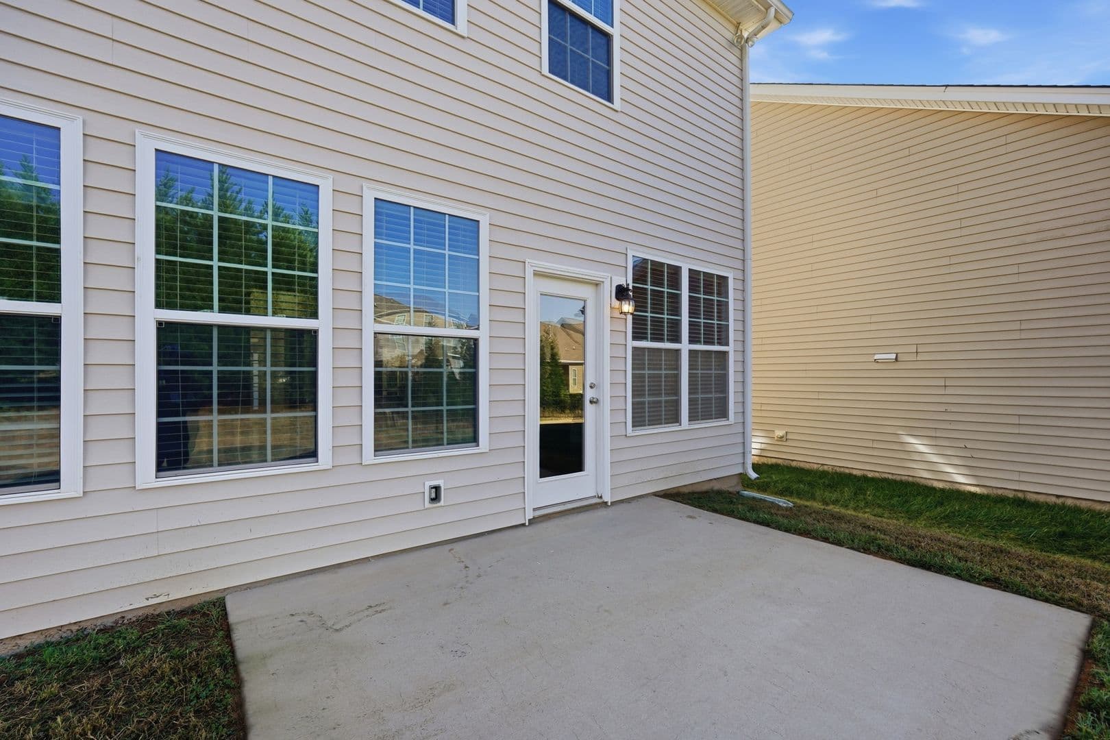 Charlotte House: 7308 Hamilton Bridge Road