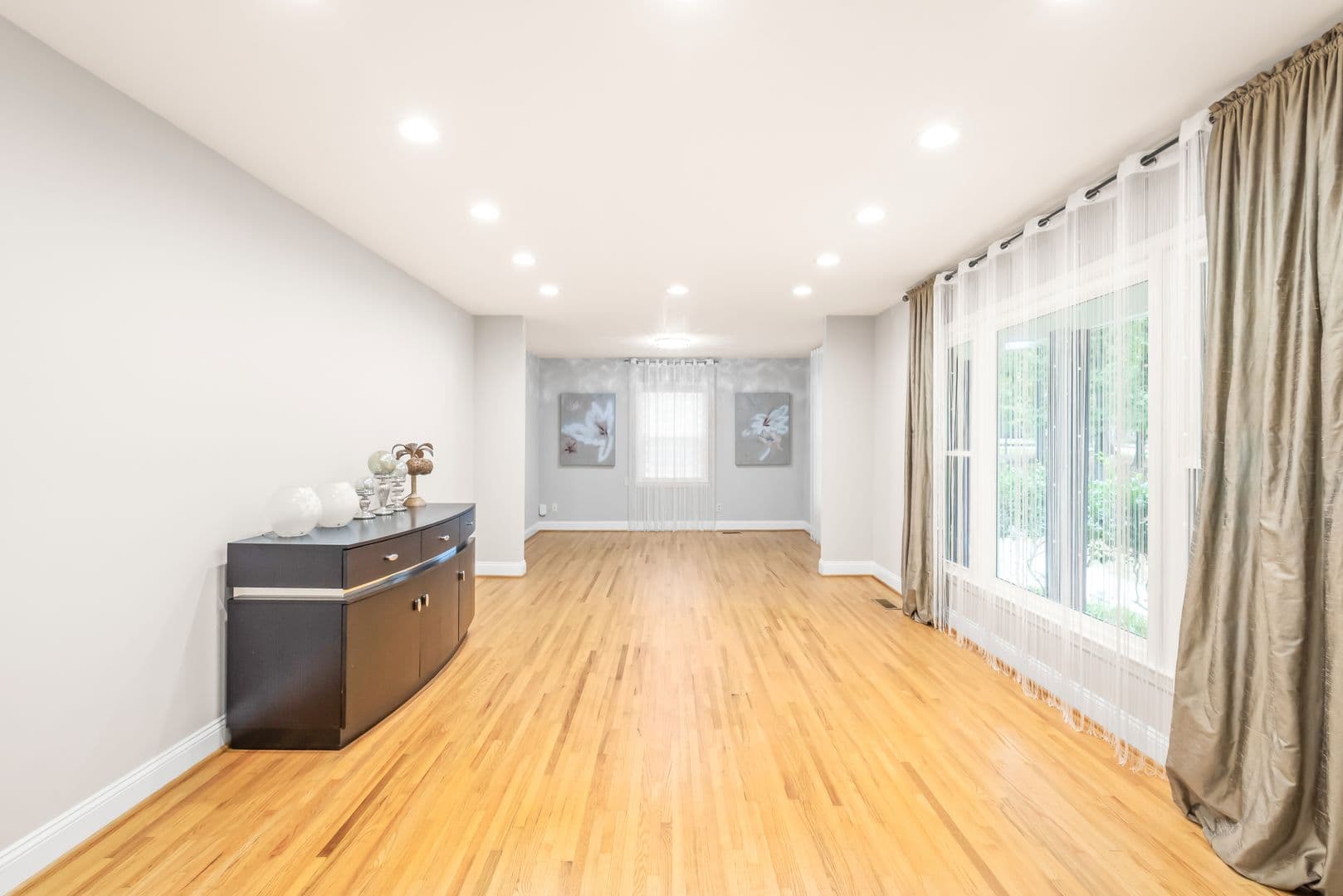 Charlotte House: 2600 E Providence Drive