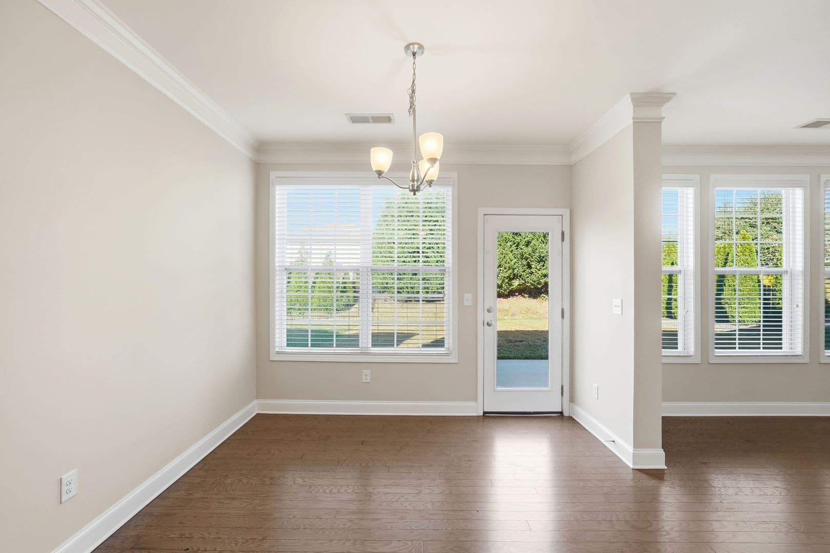 Charlotte House: 7308 Hamilton Bridge Road
