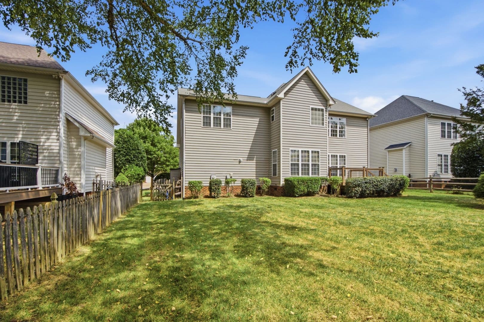 Huntersville House: 16903 Hampton Trace Road