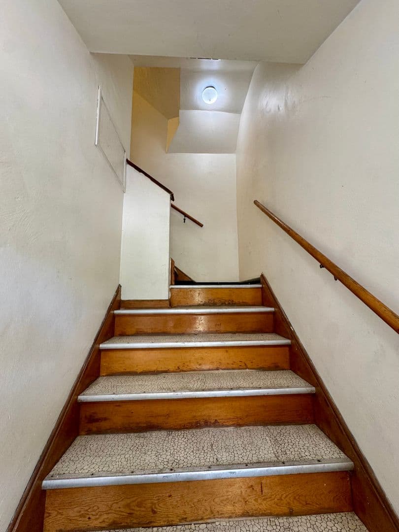 Cheswick Apartment: 212 North Highland Avenue