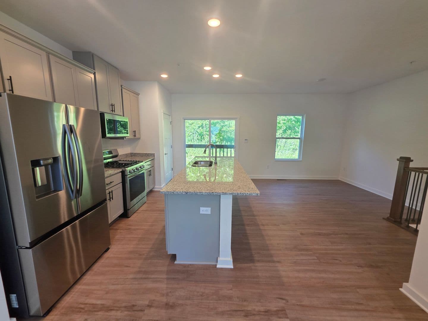 Imperial House: 1806 Canterbury Drive