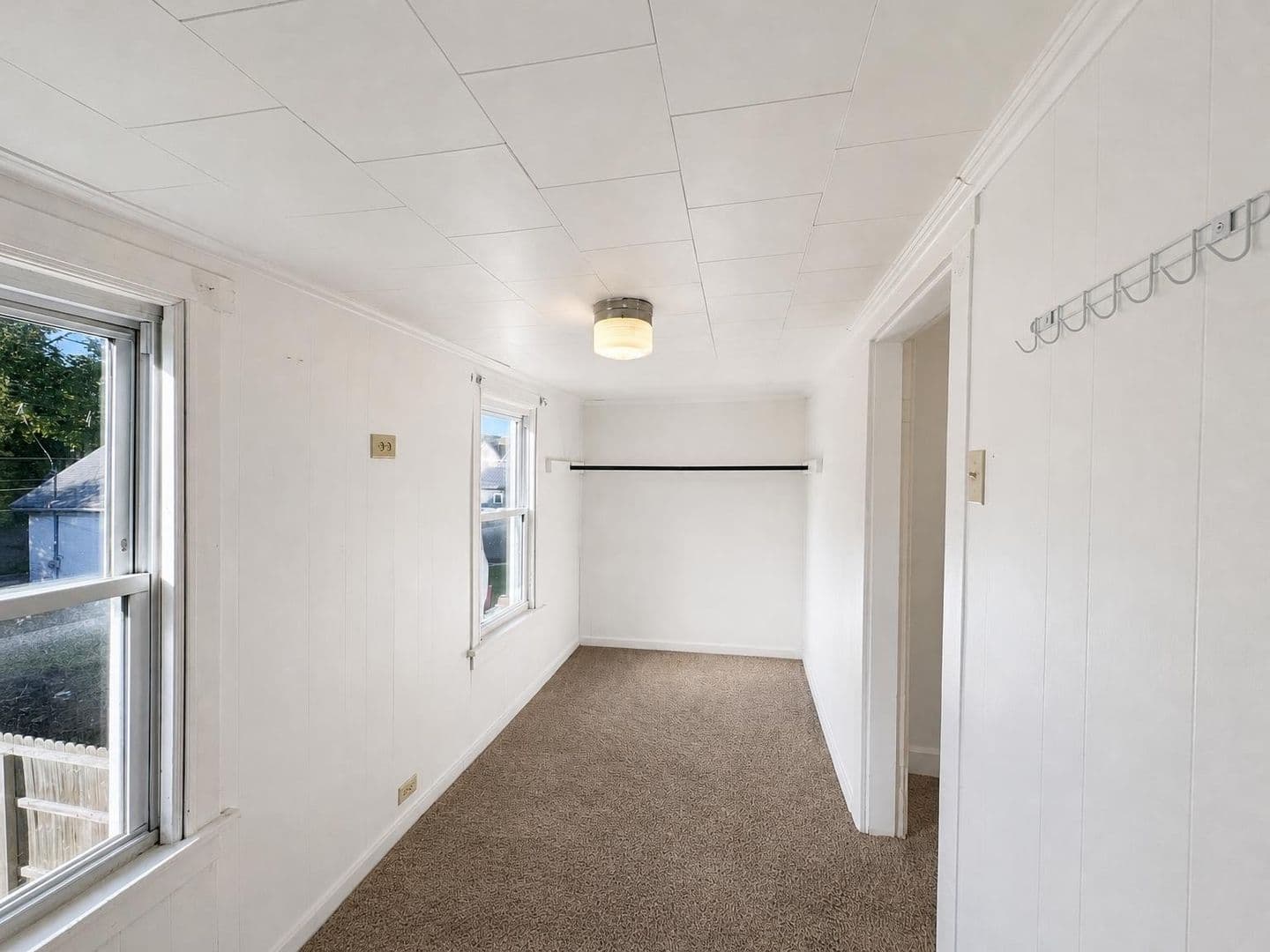 New Kensington Apartment: 1613 Fourth Avenue