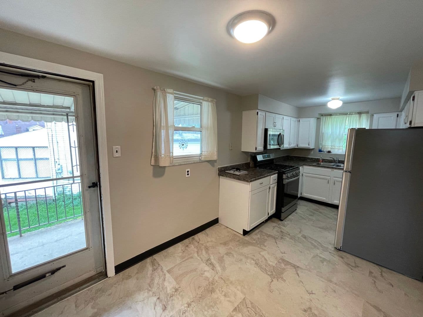 Pittsburgh House: 157 Merritt Avenue