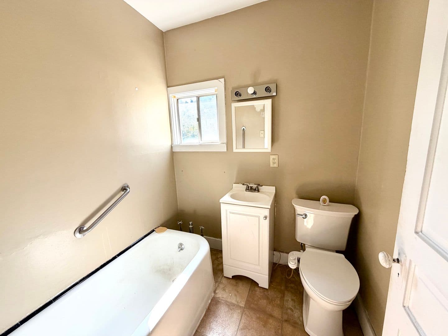 Pittsburgh Apartment: 114 Sedgwick Street