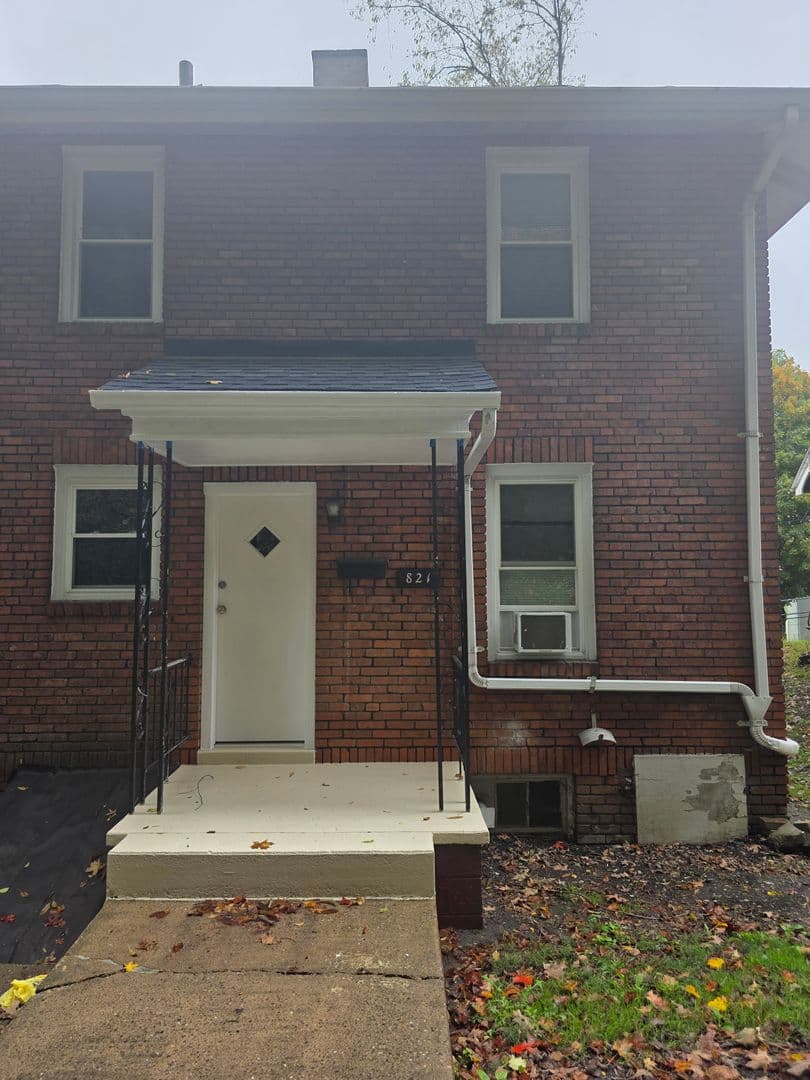 Clairton House: 821 N 6th Street