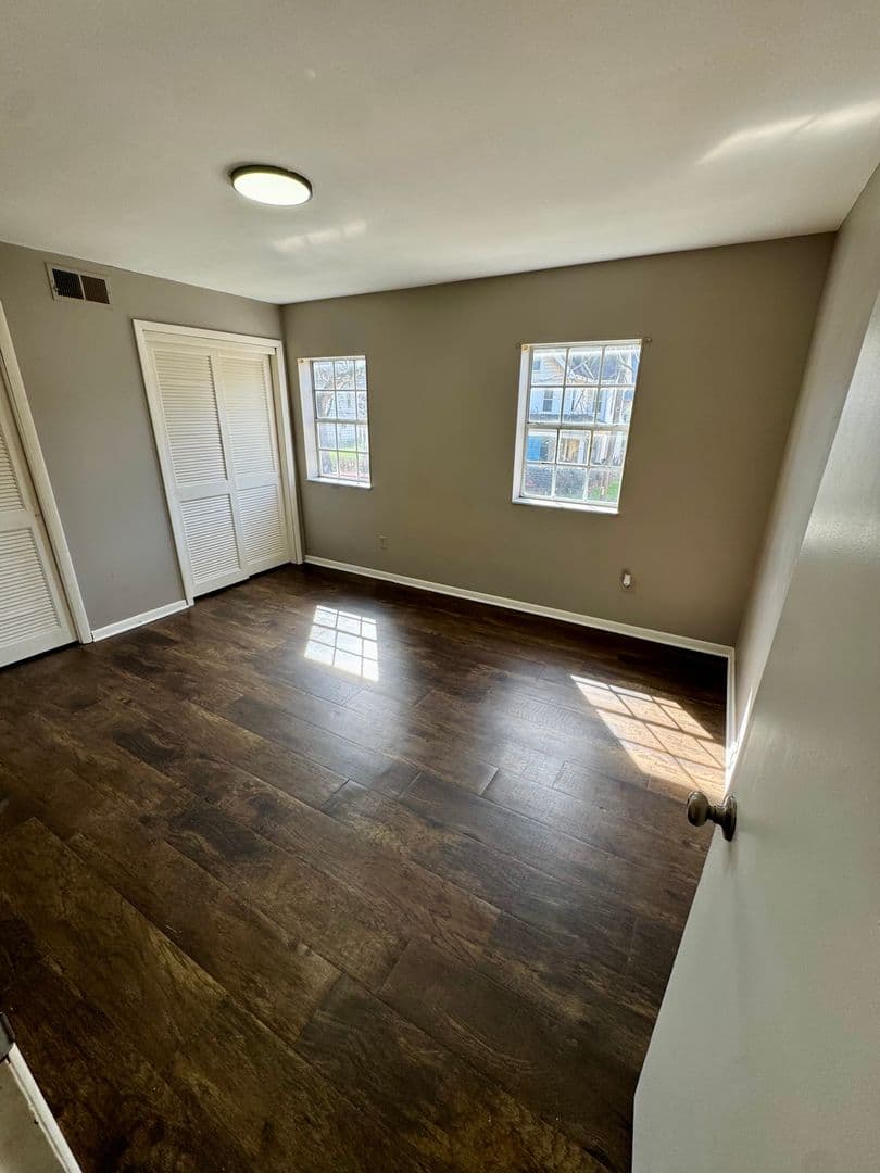 New Kensington Apartment: 542 5th Avenue