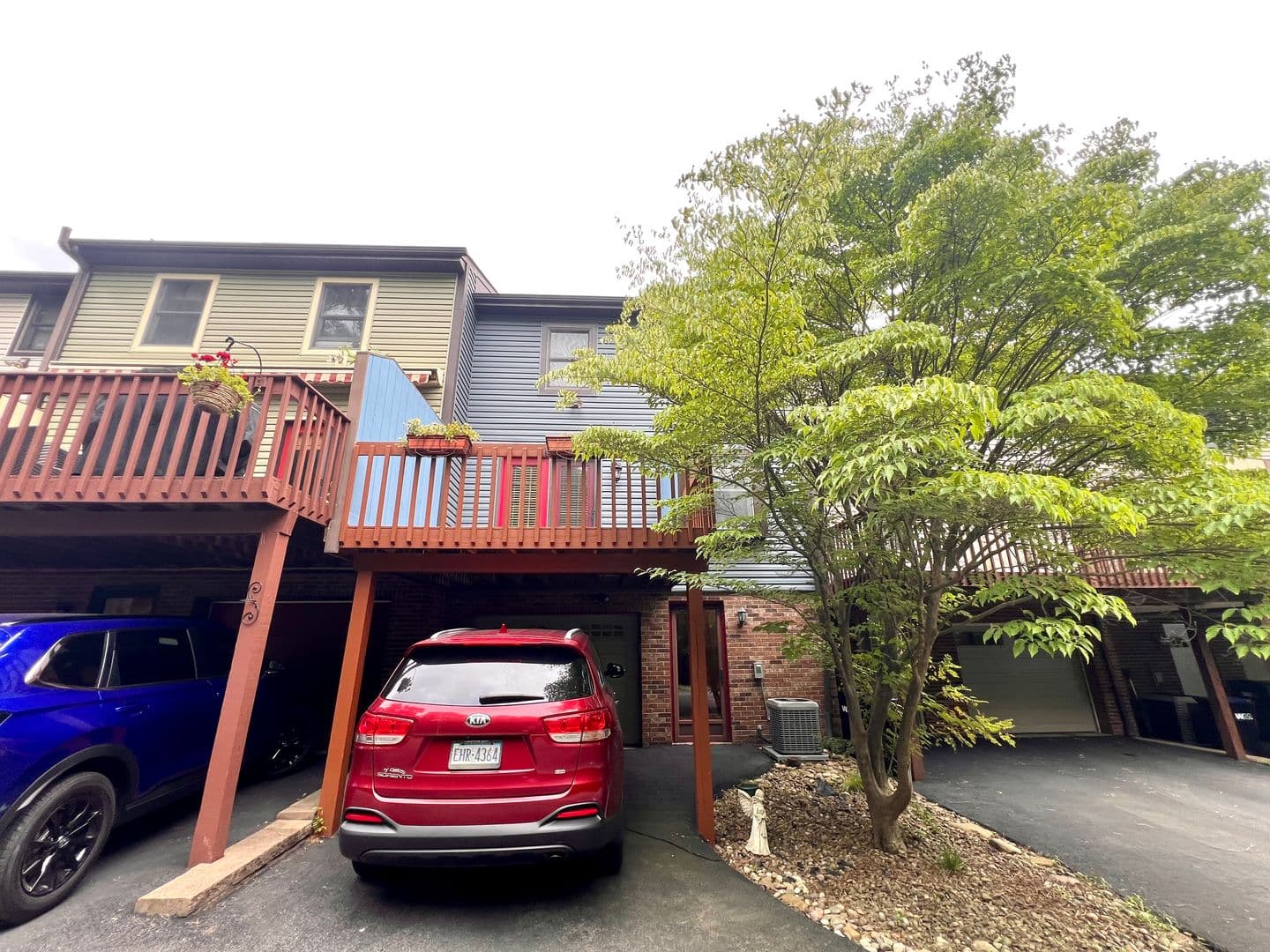 Moon Twp House: 1256 Queens Drive