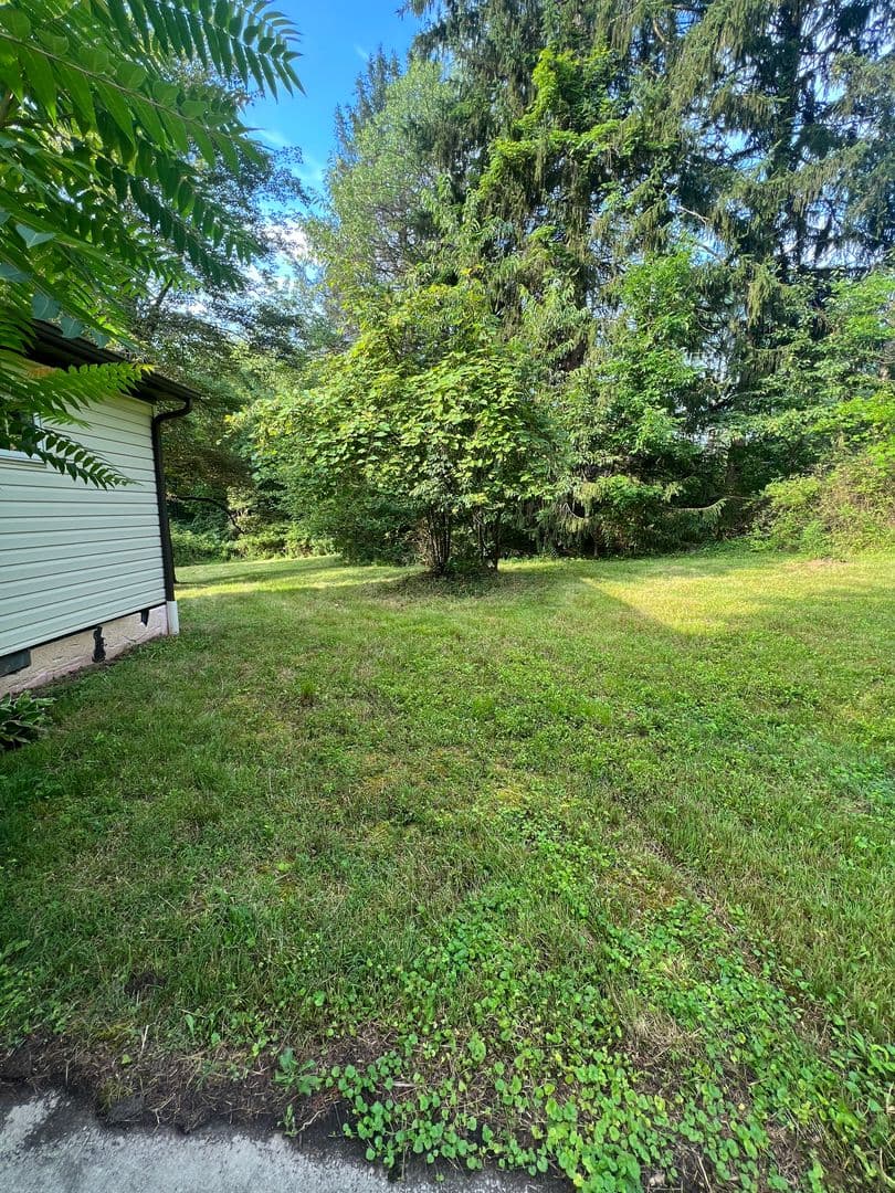 Cranberry House: 20825 Route 19