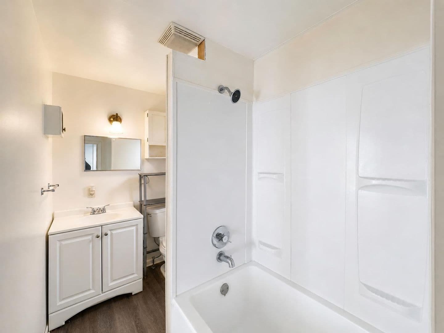 New Kensington Apartment: 1613 Fourth Avenue