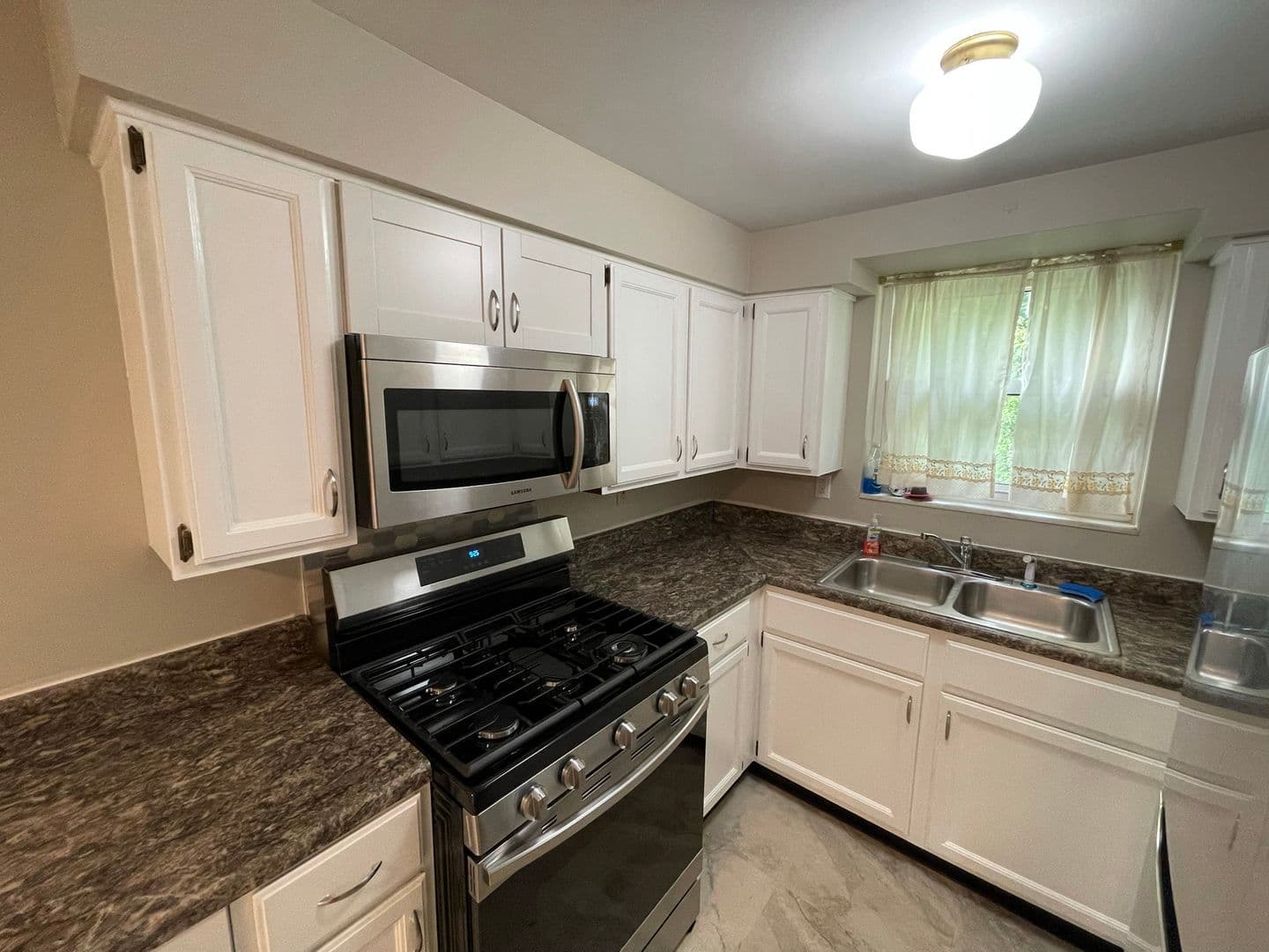 Pittsburgh House: 157 Merritt Avenue