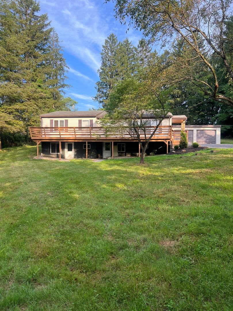 Cranberry House: 20825 Route 19