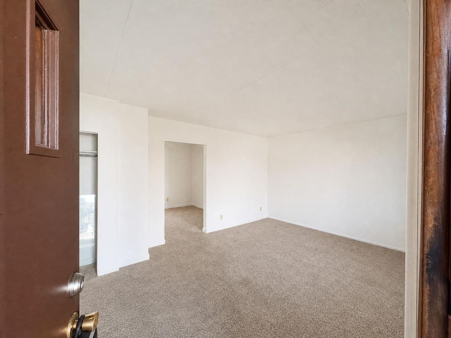 New Kensington Apartment: 1613 Fourth Avenue