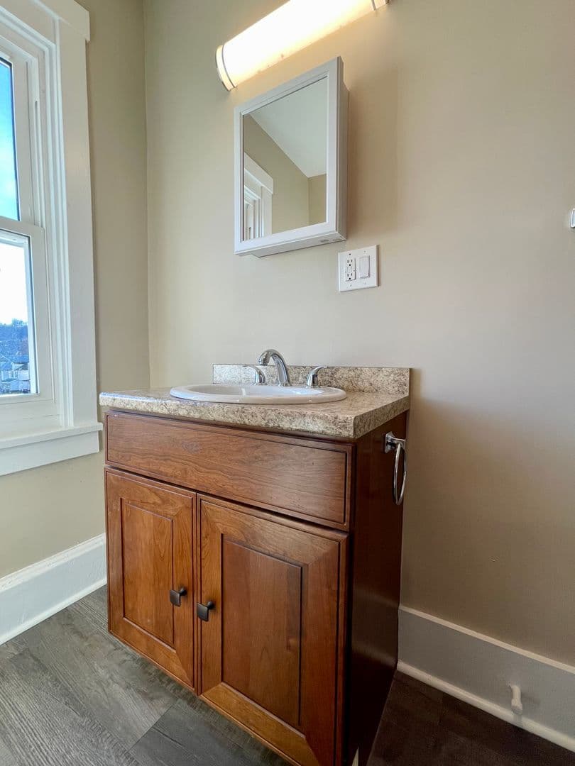 Brackenridge Apartment: 726 7th Avenue